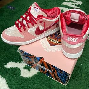 Nike SB dunks strange love